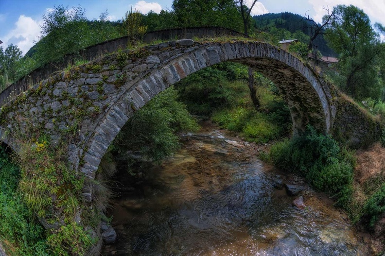 Старинен мост